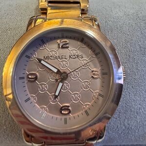 Beautiful rose gold Michael Kors watch!